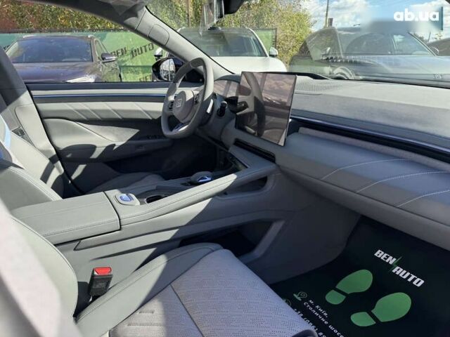 Zeekr 001 2025 у Києві на Automoto.ua Zeekr 001, об'ємом двигуна 0 л та пробігом 1 тис. км за 46900 $, фото 22 на Automoto.ua