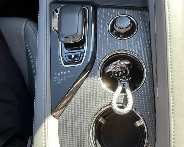 Серый Zeekr 001, объемом двигателя 0 л и пробегом 47 тыс. км за 37500 $, фото 36 на Automoto.ua
