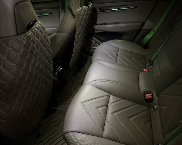 Сірий Zeekr 001, об'ємом двигуна 0 л та пробігом 52 тис. км за 39999 $, фото 13 на Automoto.ua