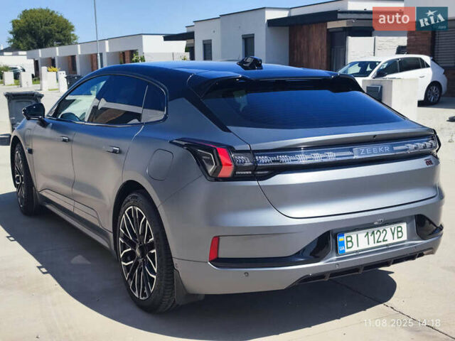 Серый Zeekr 001, объемом двигателя 0 л и пробегом 15 тыс. км за 39000 $, фото 4 на Automoto.ua