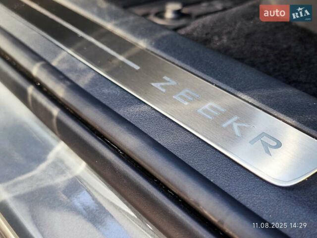 Серый Zeekr 001, объемом двигателя 0 л и пробегом 15 тыс. км за 39000 $, фото 39 на Automoto.ua