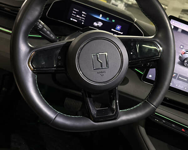 Сірий Zeekr 001, об'ємом двигуна 0 л та пробігом 52 тис. км за 39999 $, фото 12 на Automoto.ua