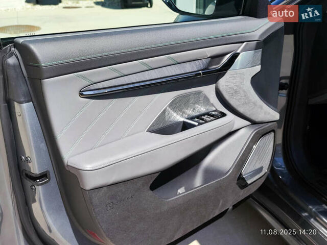 Серый Zeekr 001, объемом двигателя 0 л и пробегом 15 тыс. км за 39000 $, фото 25 на Automoto.ua