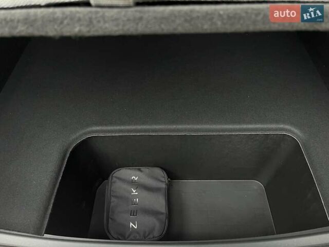 Серый Zeekr 001, объемом двигателя 0 л и пробегом 10 тыс. км за 52100 $, фото 32 на Automoto.ua