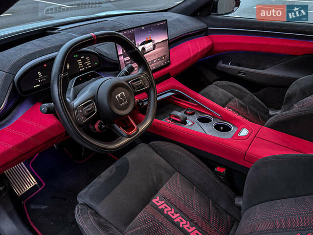 Сірий Zeekr 001, об'ємом двигуна 0 л та пробігом 2 тис. км за 79880 $, фото 28 на Automoto.ua