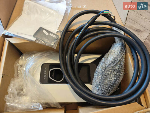 Серый Zeekr 001, объемом двигателя 0 л и пробегом 15 тыс. км за 39000 $, фото 44 на Automoto.ua