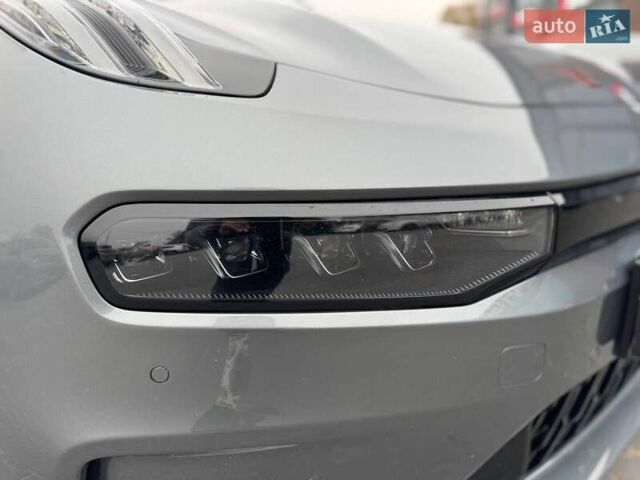 Серый Zeekr 001, объемом двигателя 0 л и пробегом 39 тыс. км за 38500 $, фото 10 на Automoto.ua