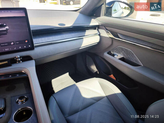 Серый Zeekr 001, объемом двигателя 0 л и пробегом 15 тыс. км за 39000 $, фото 30 на Automoto.ua