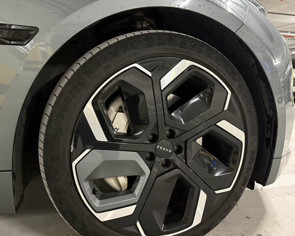 Сірий Zeekr 001, об'ємом двигуна 0 л та пробігом 52 тис. км за 39999 $, фото 8 на Automoto.ua
