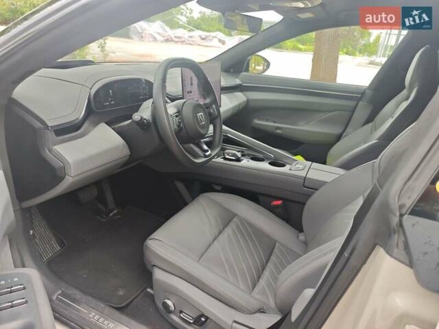 Сірий Zeekr 001, об'ємом двигуна 0 л та пробігом 12 тис. км за 42900 $, фото 5 на Automoto.ua