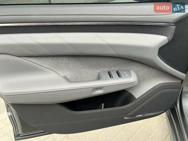 Серый Zeekr 001, объемом двигателя 0 л и пробегом 28 тыс. км за 36300 $, фото 17 на Automoto.ua