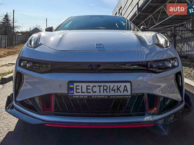 Серый Zeekr 001, объемом двигателя 0 л и пробегом 10 тыс. км за 95000 $, фото 4 на Automoto.ua