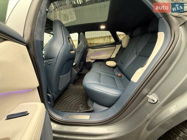 Серый Zeekr 001, объемом двигателя 0 л и пробегом 10 тыс. км за 46500 $, фото 64 на Automoto.ua