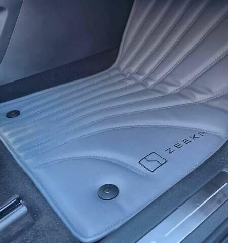 Серый Zeekr 001, объемом двигателя 0 л и пробегом 12 тыс. км за 41000 $, фото 7 на Automoto.ua
