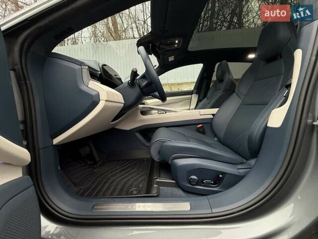 Серый Zeekr 001, объемом двигателя 0 л и пробегом 10 тыс. км за 46500 $, фото 70 на Automoto.ua