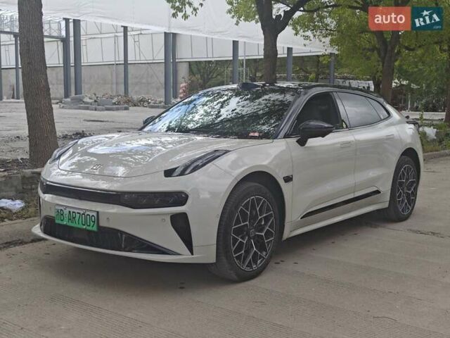 Zeekr 001 2024 в Днепре (Днепропетровске) на Automoto.ua Серый Zeekr 001, объемом двигателя 0 л и пробегом 11 тыс. км за 39900 $, фото 3 на Automoto.ua