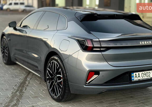 Серый Zeekr 001, объемом двигателя 0 л и пробегом 16 тыс. км за 48500 $, фото 4 на Automoto.ua