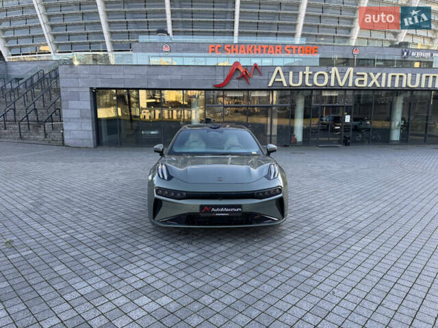 Сірий Zeekr 001, об'ємом двигуна 0 л та пробігом 7 тис. км за 46900 $, фото 1 на Automoto.ua