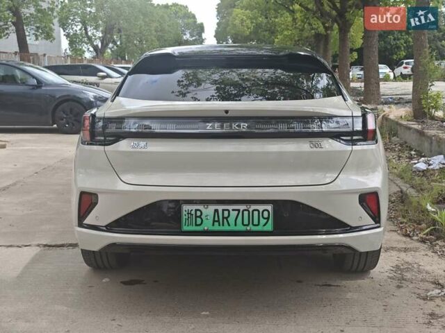 Zeekr 001 2024 в Днепре (Днепропетровске) на Automoto.ua Серый Zeekr 001, объемом двигателя 0 л и пробегом 11 тыс. км за 39900 $, фото 2 на Automoto.ua