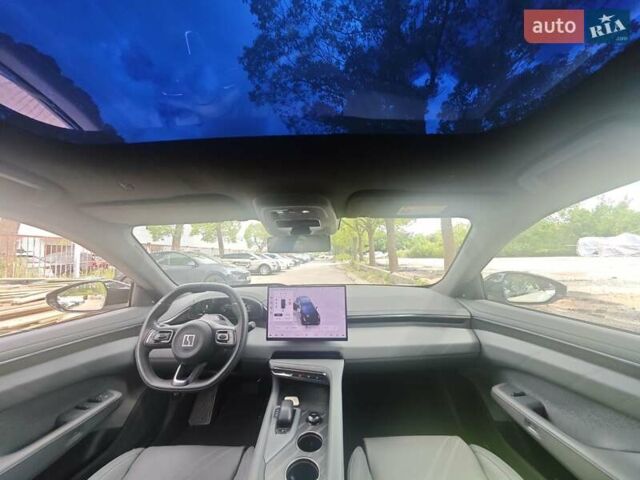 Сірий Zeekr 001, об'ємом двигуна 0 л та пробігом 12 тис. км за 42900 $, фото 11 на Automoto.ua