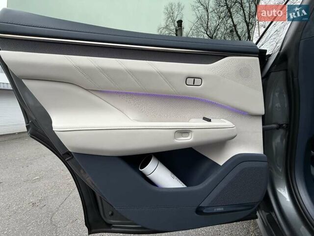 Серый Zeekr 001, объемом двигателя 0 л и пробегом 10 тыс. км за 46500 $, фото 37 на Automoto.ua