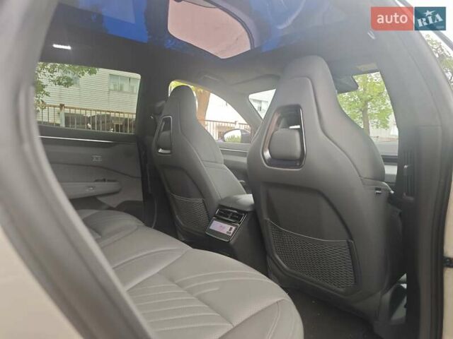 Сірий Zeekr 001, об'ємом двигуна 0 л та пробігом 12 тис. км за 42900 $, фото 7 на Automoto.ua