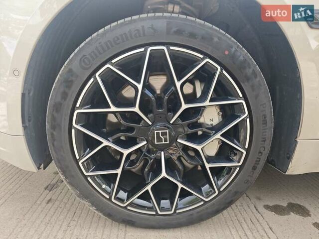 Сірий Zeekr 001, об'ємом двигуна 0 л та пробігом 12 тис. км за 42900 $, фото 9 на Automoto.ua