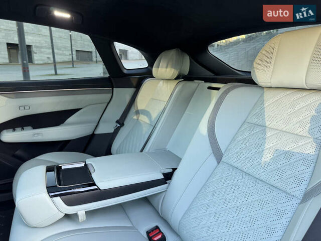 Сірий Zeekr 001, об'ємом двигуна 0 л та пробігом 7 тис. км за 46900 $, фото 20 на Automoto.ua