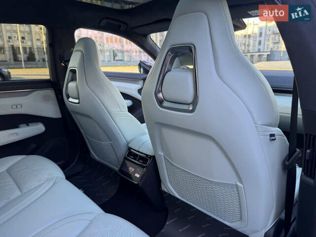 Сірий Zeekr 001, об'ємом двигуна 0 л та пробігом 7 тис. км за 46900 $, фото 27 на Automoto.ua