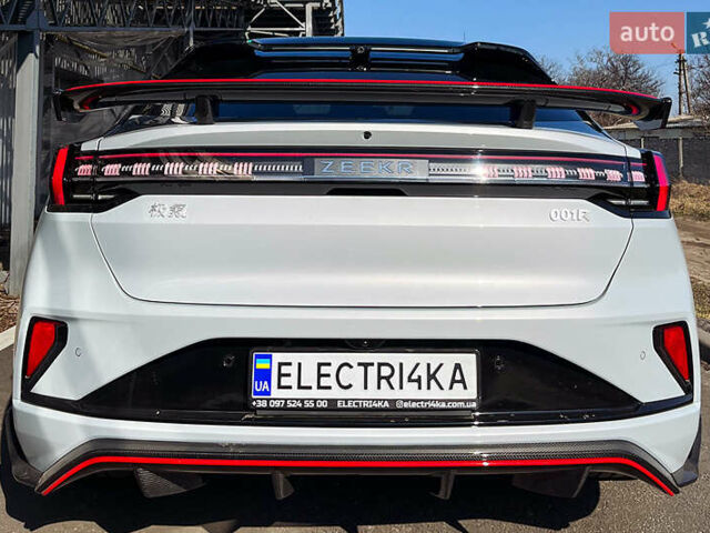 Серый Zeekr 001, объемом двигателя 0 л и пробегом 10 тыс. км за 95000 $, фото 5 на Automoto.ua