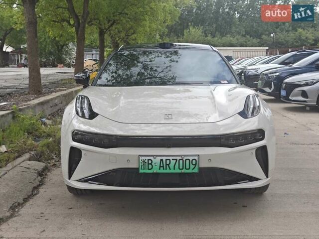 Zeekr 001 2024 в Днепре (Днепропетровске) на Automoto.ua Серый Zeekr 001, объемом двигателя 0 л и пробегом 11 тыс. км за 39900 $, фото 4 на Automoto.ua