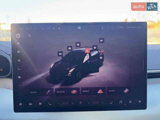 Сірий Zeekr 001, об'ємом двигуна 0 л та пробігом 7 тис. км за 46900 $, фото 21 на Automoto.ua