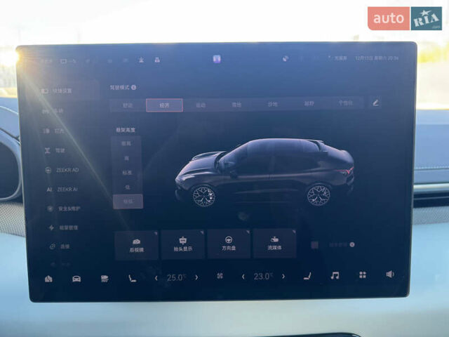 Сірий Zeekr 001, об'ємом двигуна 0 л та пробігом 7 тис. км за 46900 $, фото 22 на Automoto.ua