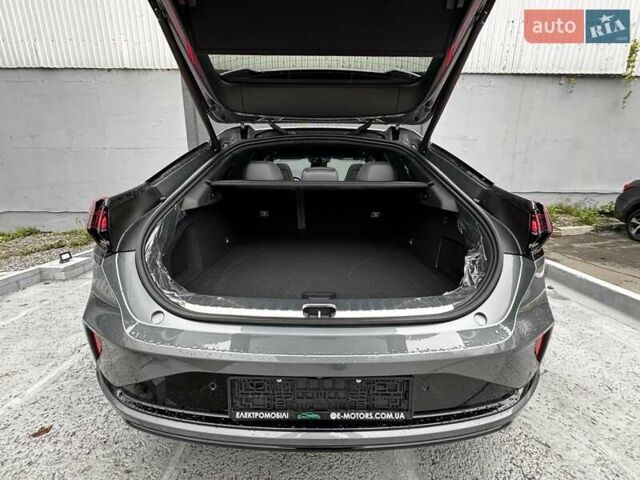 Серый Zeekr 001, объемом двигателя 0 л и пробегом 1 тыс. км за 49990 $, фото 12 на Automoto.ua