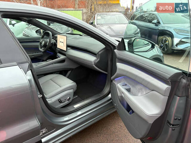 Серый Zeekr 001, объемом двигателя 0 л и пробегом 1 тыс. км за 46500 $, фото 28 на Automoto.ua