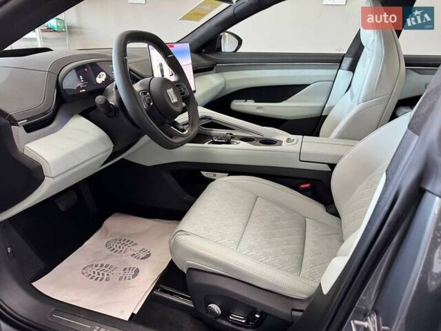 Серый Zeekr 001, объемом двигателя 0 л и пробегом 1 тыс. км за 45499 $, фото 11 на Automoto.ua