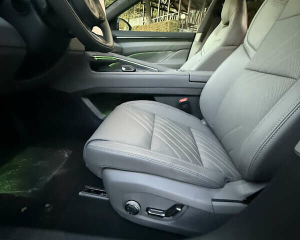 Серый Zeekr 001, объемом двигателя 0 л и пробегом 1 тыс. км за 49999 $, фото 16 на Automoto.ua