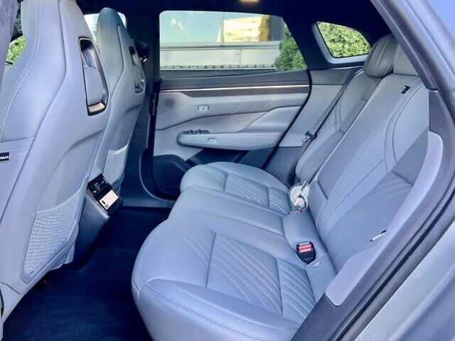 Серый Zeekr 001, объемом двигателя 0 л и пробегом 1 тыс. км за 51999 $, фото 29 на Automoto.ua