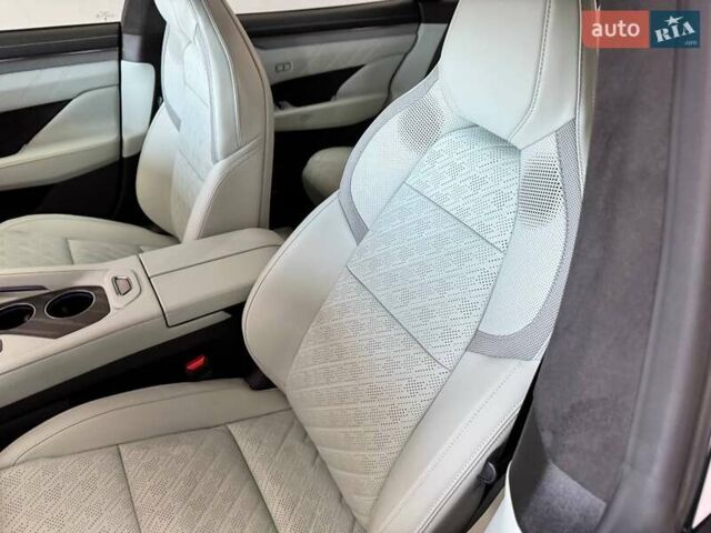 Серый Zeekr 001, объемом двигателя 0 л и пробегом 1 тыс. км за 45499 $, фото 13 на Automoto.ua