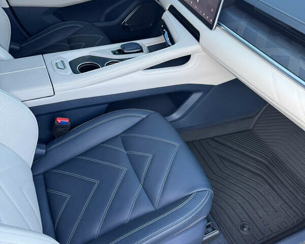 Синий Zeekr 001, объемом двигателя 0 л и пробегом 30 тыс. км за 39999 $, фото 25 на Automoto.ua