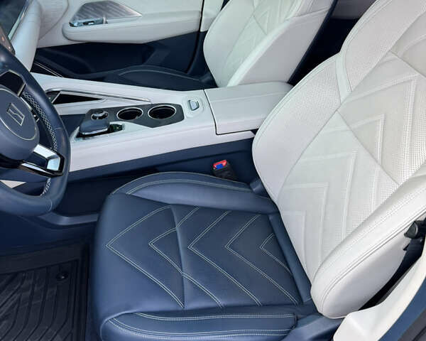 Синій Zeekr 001, об'ємом двигуна 0 л та пробігом 30 тис. км за 38999 $, фото 21 на Automoto.ua