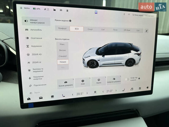 Zeekr 001 2025 в Киеве на Automoto.ua Синий Zeekr 001, объемом двигателя 0 л и пробегом 2 тыс. км за 53999 $, фото 36 на Automoto.ua