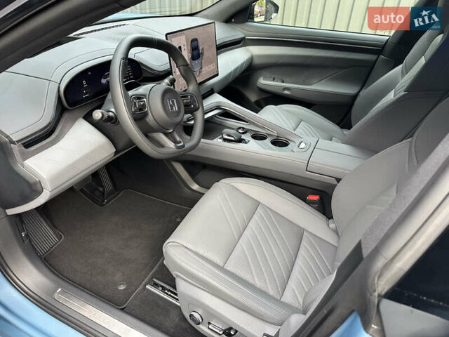 Zeekr 001 2025 в Киеве на Automoto.ua Синий Zeekr 001, объемом двигателя 0 л и пробегом 2 тыс. км за 53999 $, фото 18 на Automoto.ua