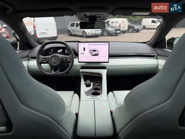 Zeekr 001 2024 у Києві на Automoto.ua Зелений Zeekr 001, об'ємом двигуна 0 л та пробігом 14 тис. км за 44999 $, фото 17 на Automoto.ua