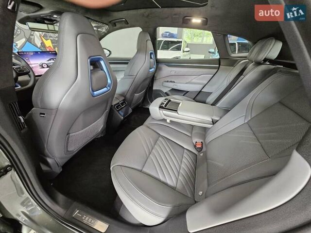 Зеленый Zeekr 001, объемом двигателя 0 л и пробегом 1 тыс. км за 38399 $, фото 24 на Automoto.ua