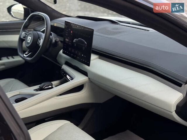 Зелений Zeekr 001, об'ємом двигуна 0 л та пробігом 13 тис. км за 42500 $, фото 11 на Automoto.ua