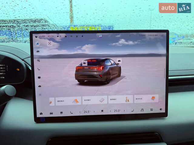 Зеленый Zeekr 001, объемом двигателя 0 л и пробегом 15 тыс. км за 40999 $, фото 16 на Automoto.ua