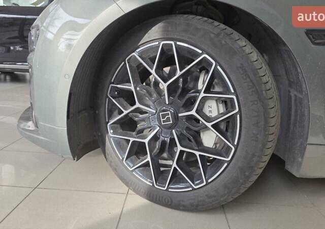 Зелений Zeekr 001, об'ємом двигуна 0 л та пробігом 12 тис. км за 42999 $, фото 8 на Automoto.ua