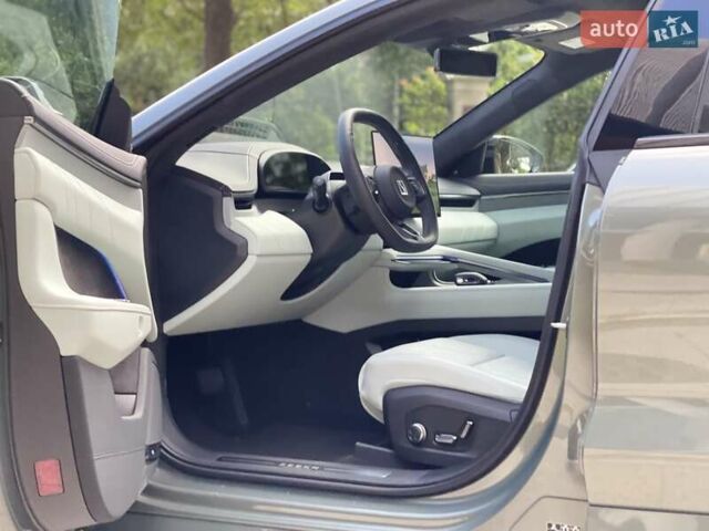 Zeekr 001 2024 у Одесі на Automoto.ua Зелений Zeekr 001, об'ємом двигуна 0 л та пробігом 13 тис. км за 45800 $, фото 5 на Automoto.ua