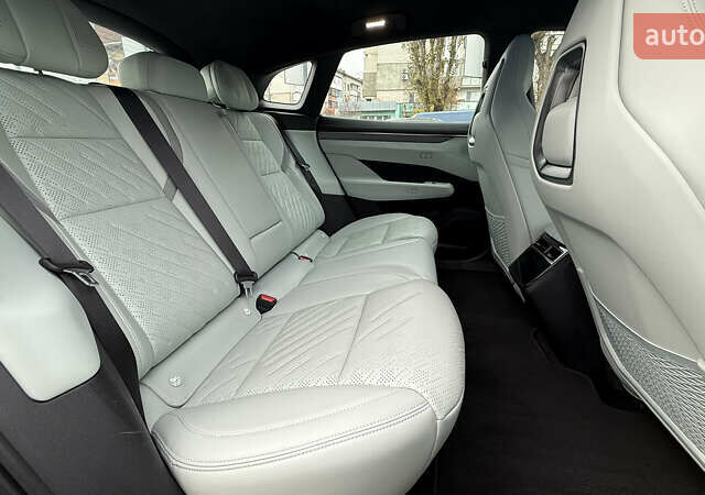 Зелений Zeekr 001, об'ємом двигуна 0 л та пробігом 8 тис. км за 40000 $, фото 30 на Automoto.ua